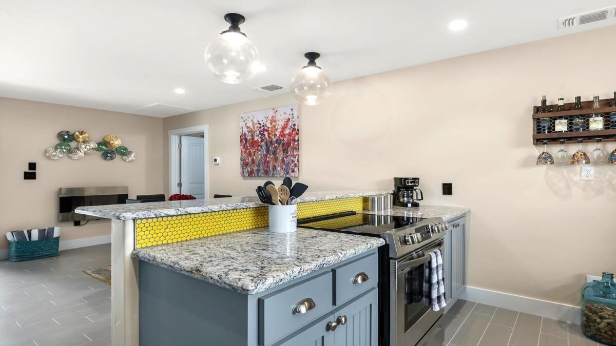 Blumenhaus Sleeps 6 Full Kitchen Plus Hot Tub Фредеріксбург Екстер'єр фото